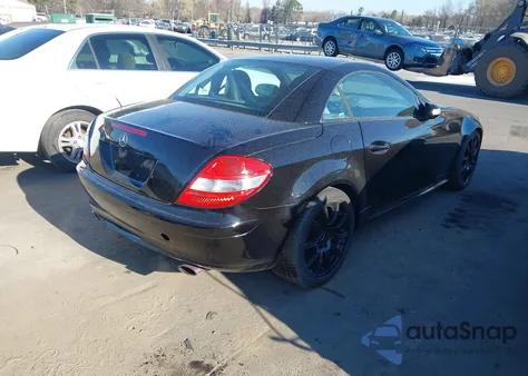2005 Mercedes-Benz Slk 350 from USA, damaged, VIN WDBWK56F35F045420
